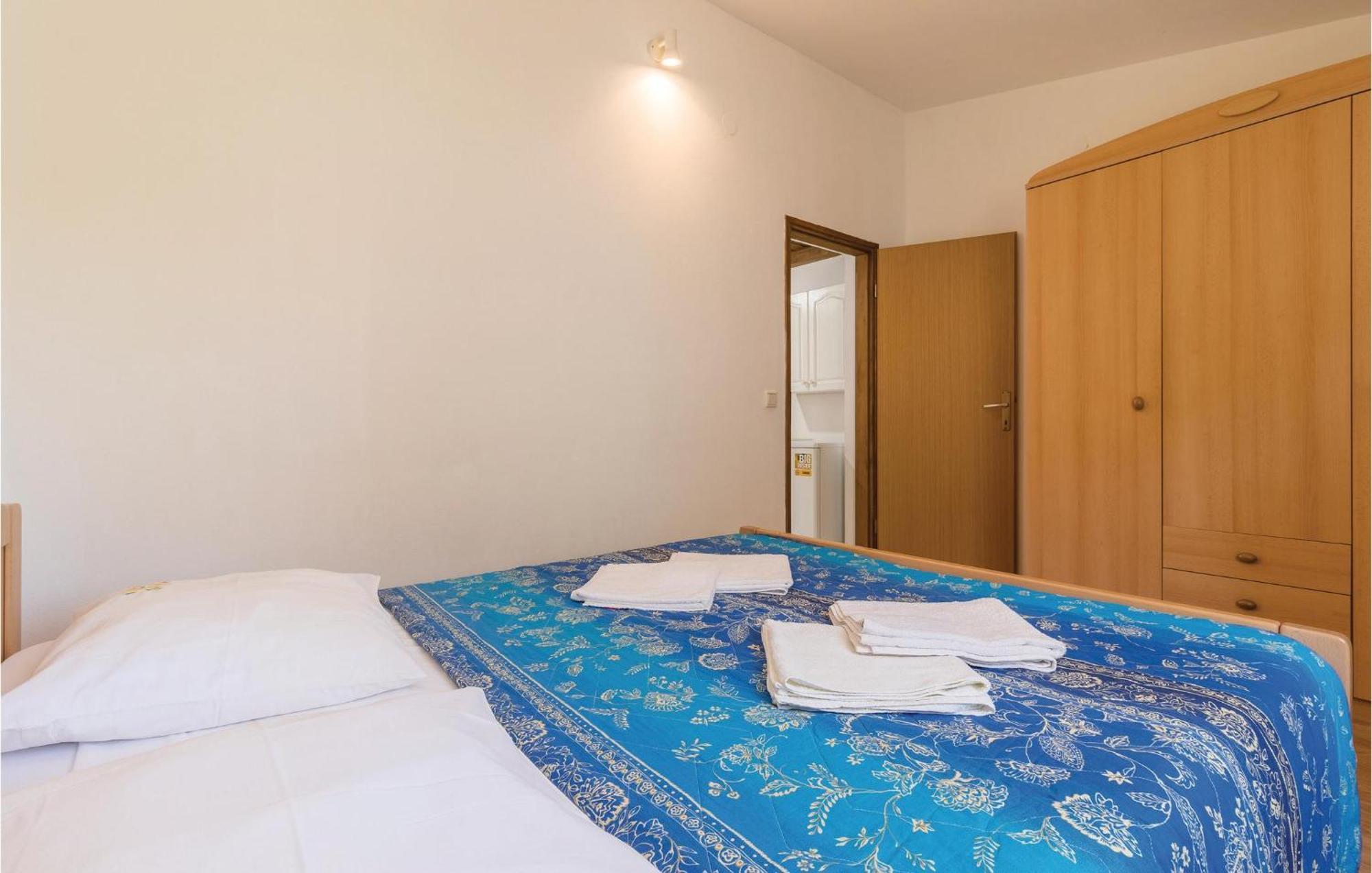 2 Bedroom Amazing Home In פולה מראה חיצוני תמונה